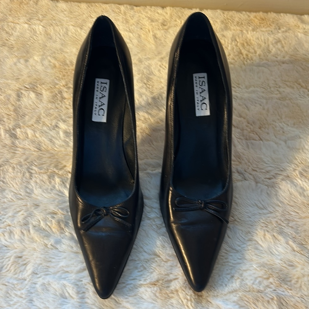 Rare Vintage Isaac Mizrahi Black Pointed-Toe Bow Heels Made in Italy Size 7.5B
